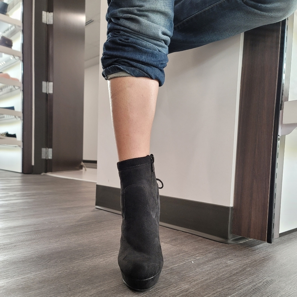High sky black faux Suede booties lace up - Picture 4 of 6